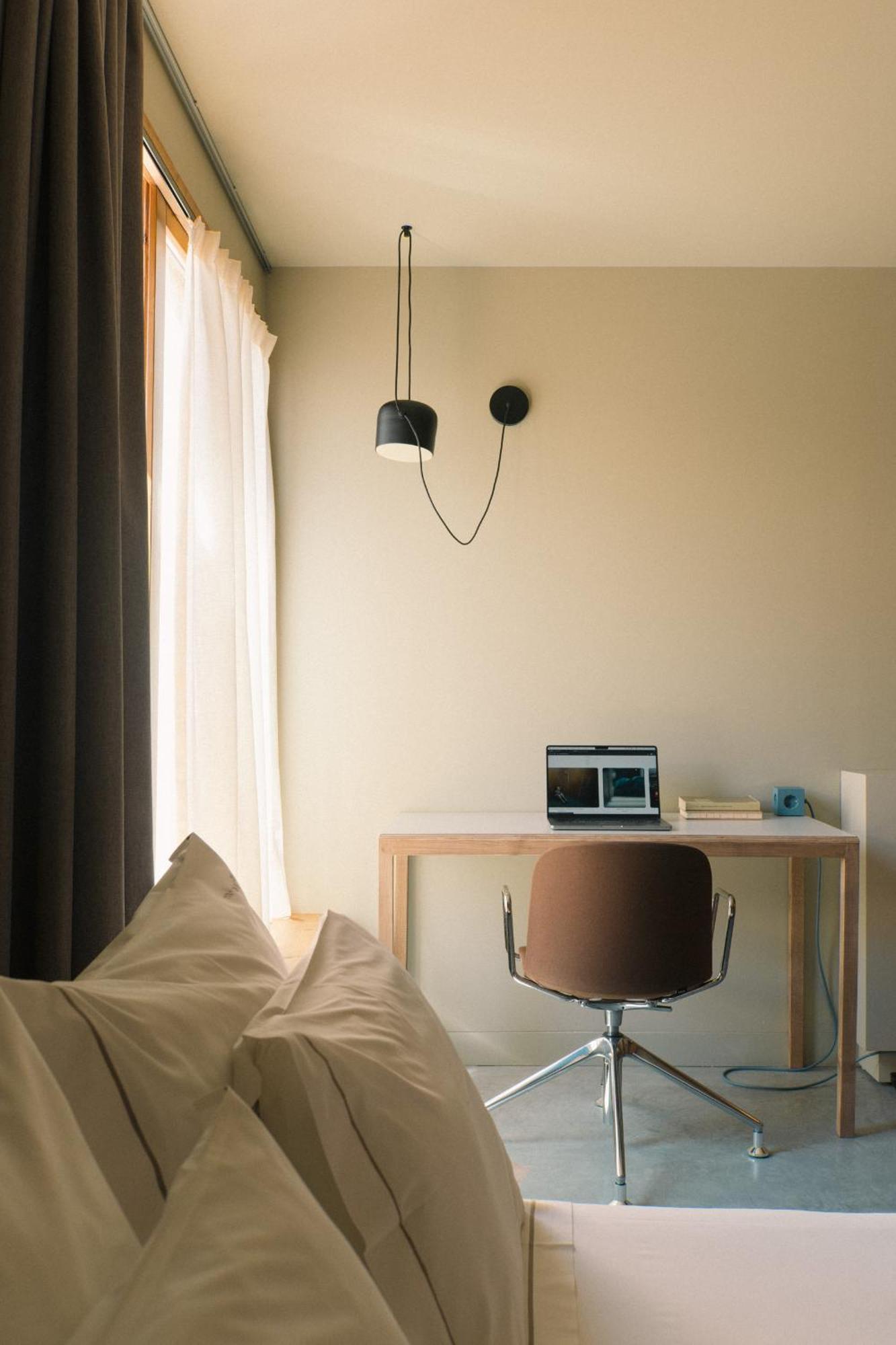 Outsite Porto Mouco Hotel Ngoại thất bức ảnh